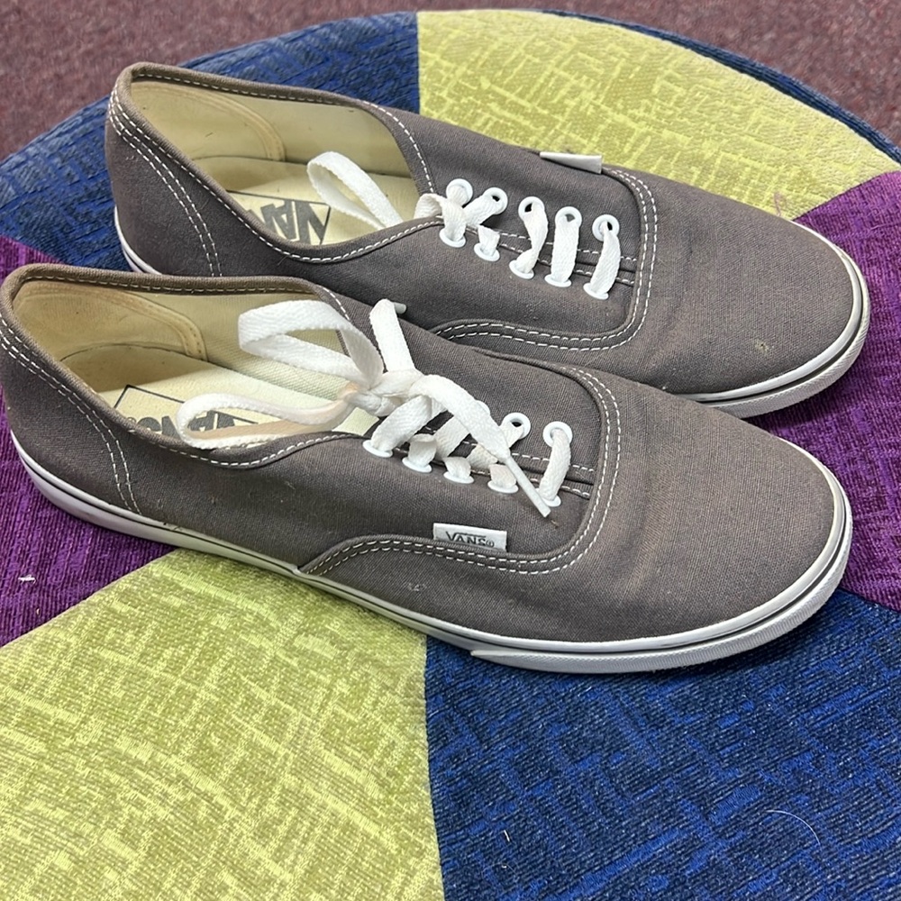Vans size 9 women or 7.5 men